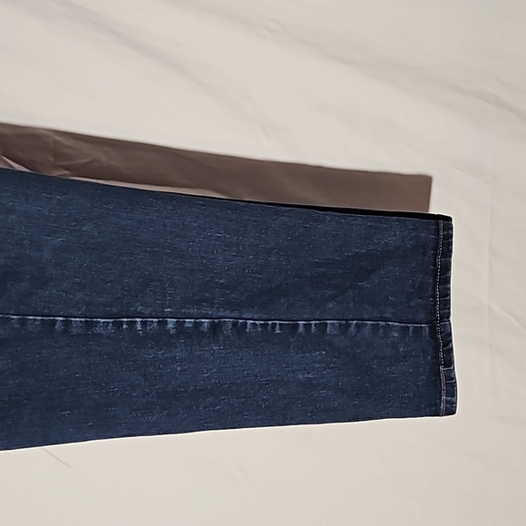 💥3 for $20 💥Womens straight leg jeans - Picture 3 of 9